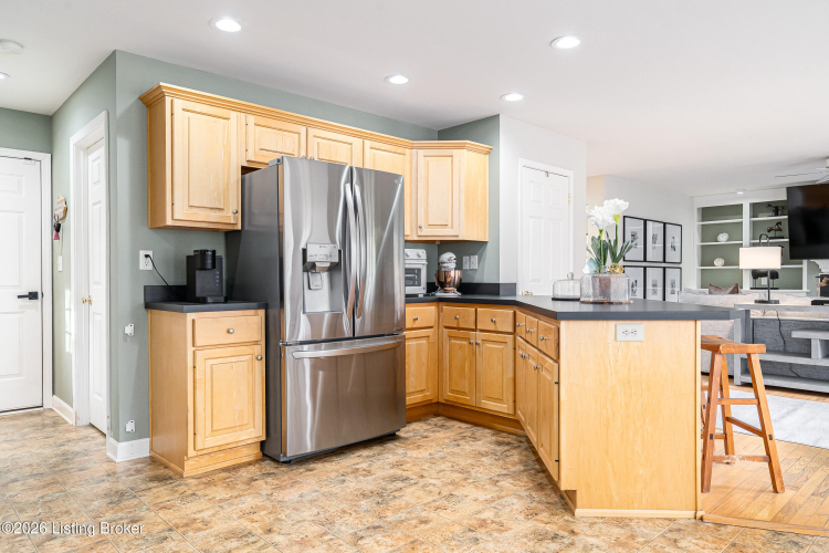 Listing Image 12
