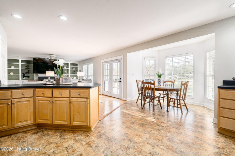 Listing Image 13