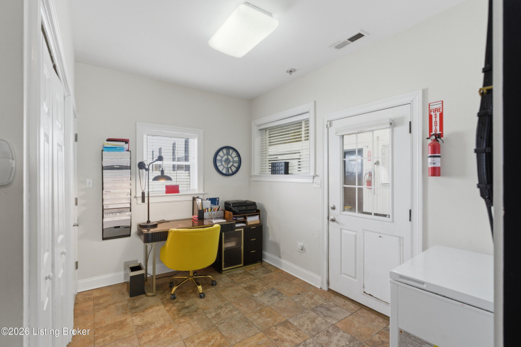 Listing Image 20