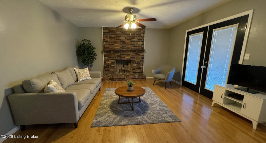 Listing Image 8