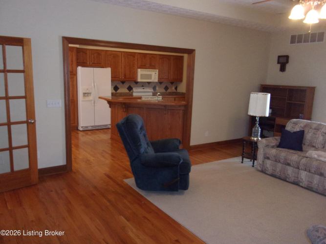 Listing Image 38