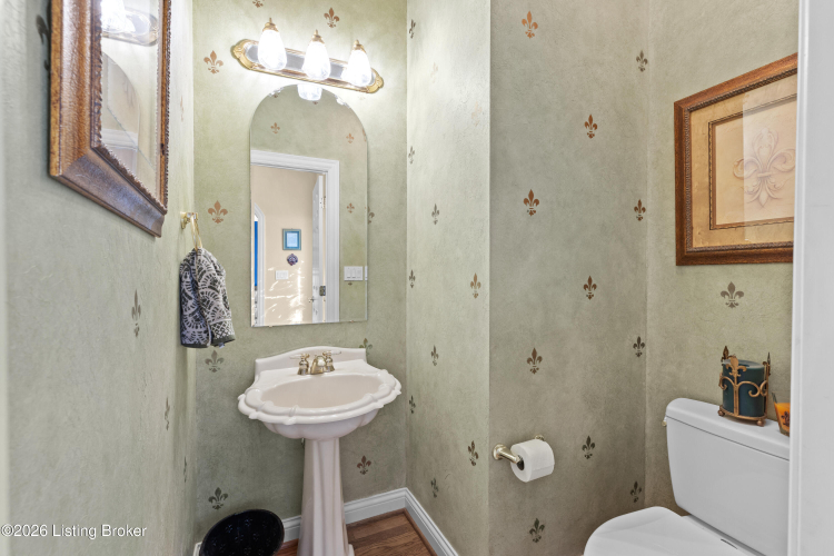 Listing Image 12