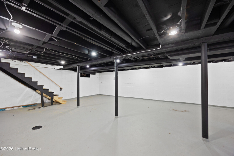 Listing Image 24