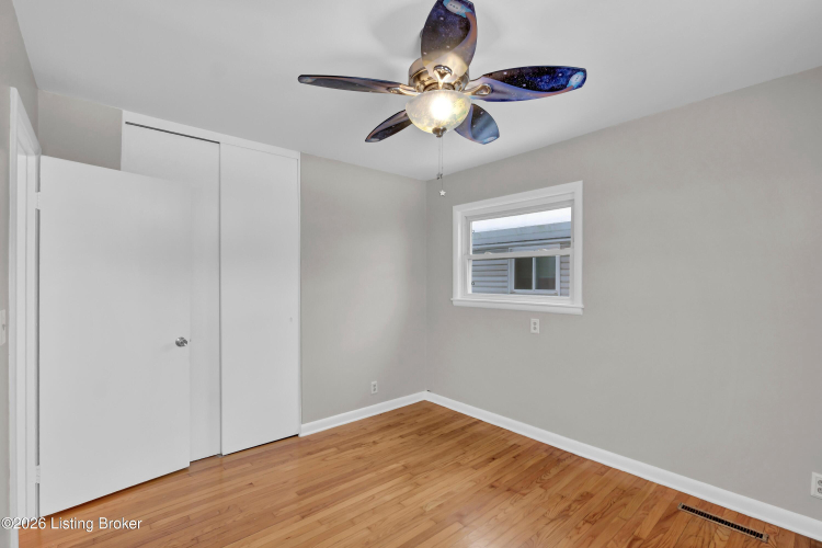 Listing Image 18