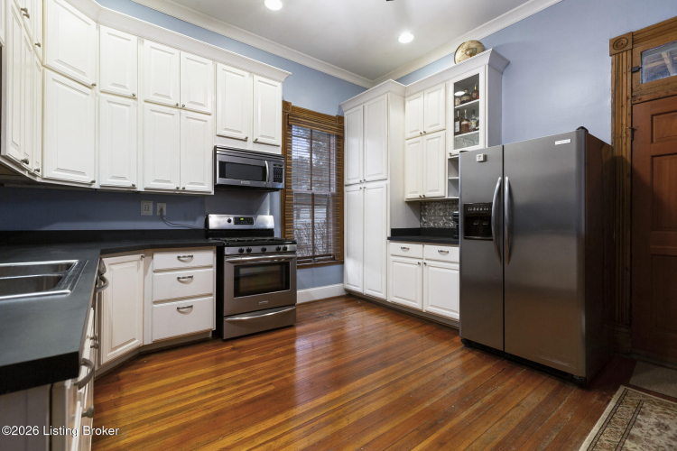 Listing Image 14