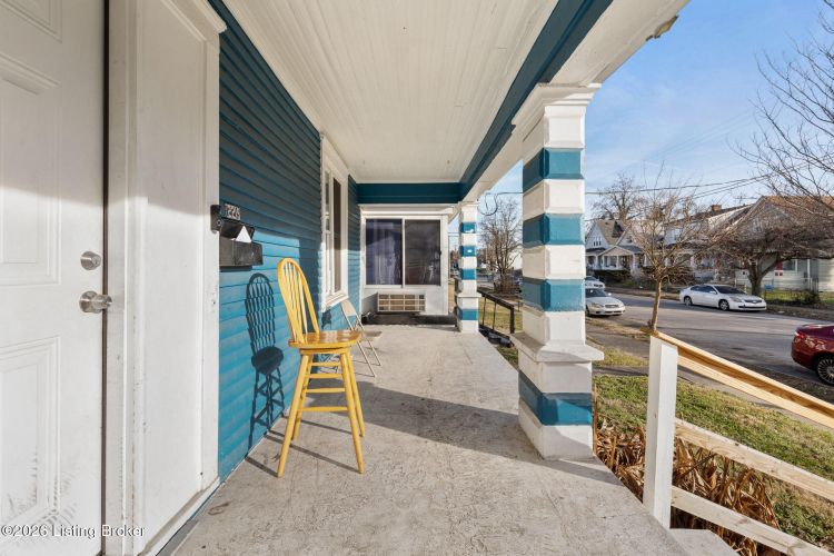 Listing Image 4