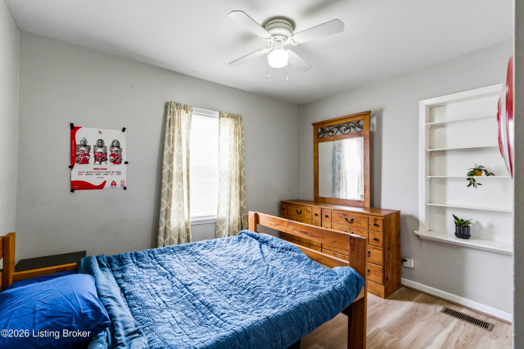 Listing Image 16