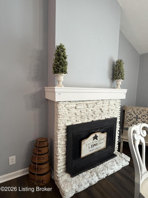 Listing Image 17
