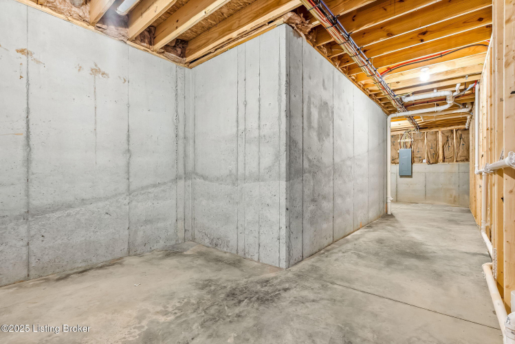 Listing Image 82