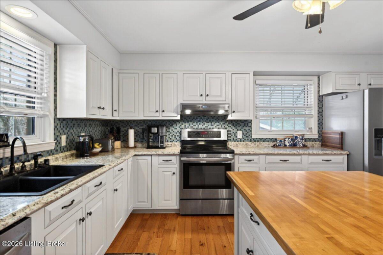 Listing Image 12
