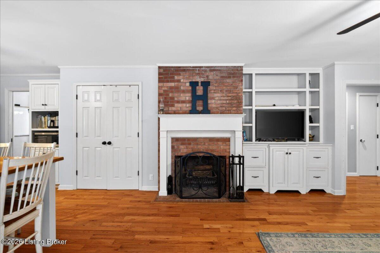 Listing Image 14
