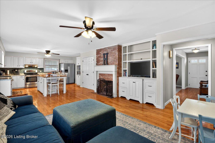 Listing Image 16