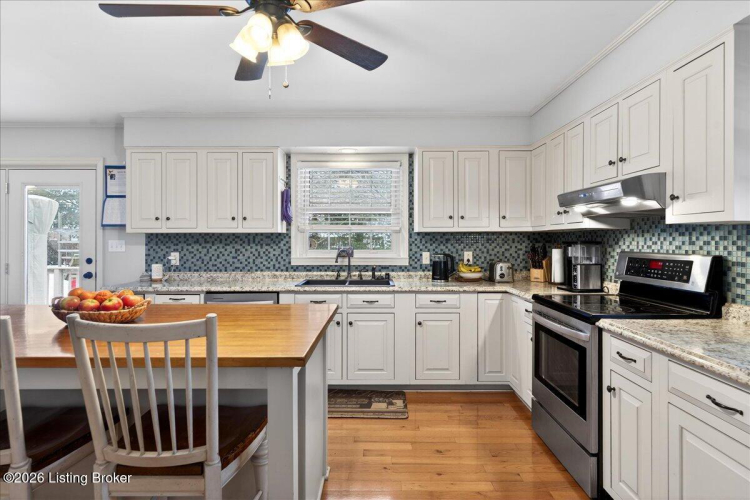 Listing Image 10