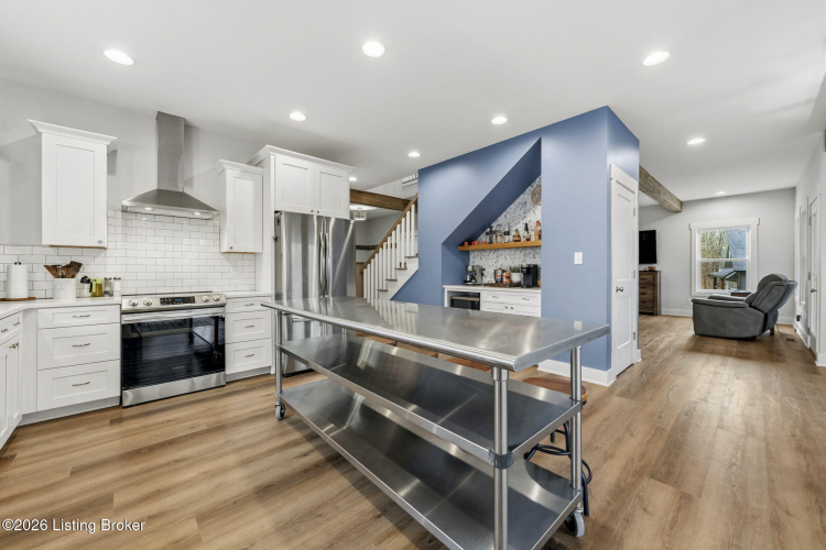Listing Image 12