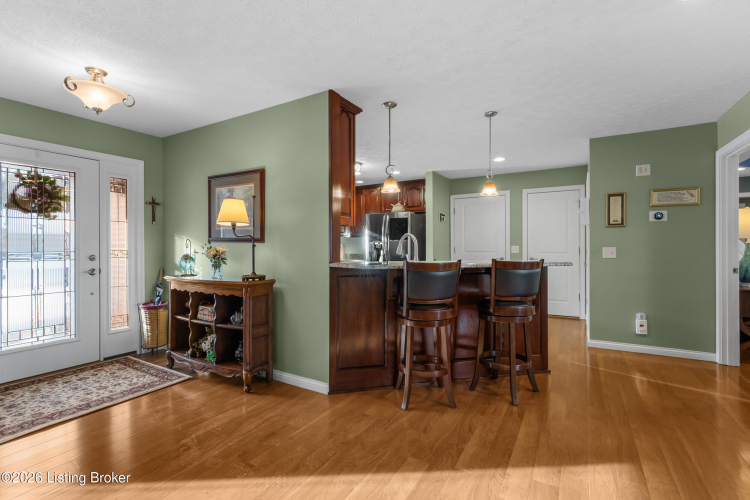 Listing Image 16