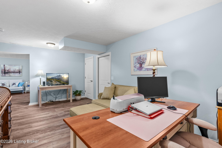 Listing Image 79