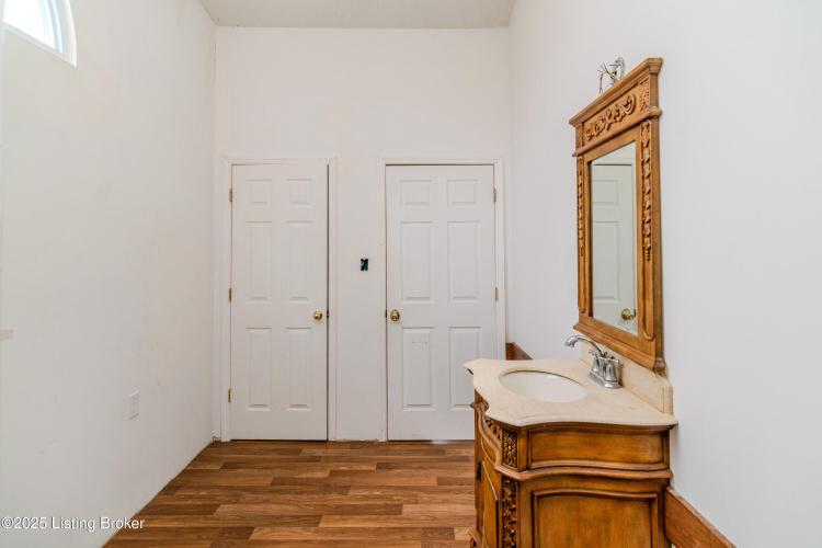 Listing Image 55