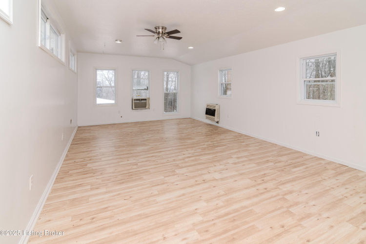 Listing Image 76