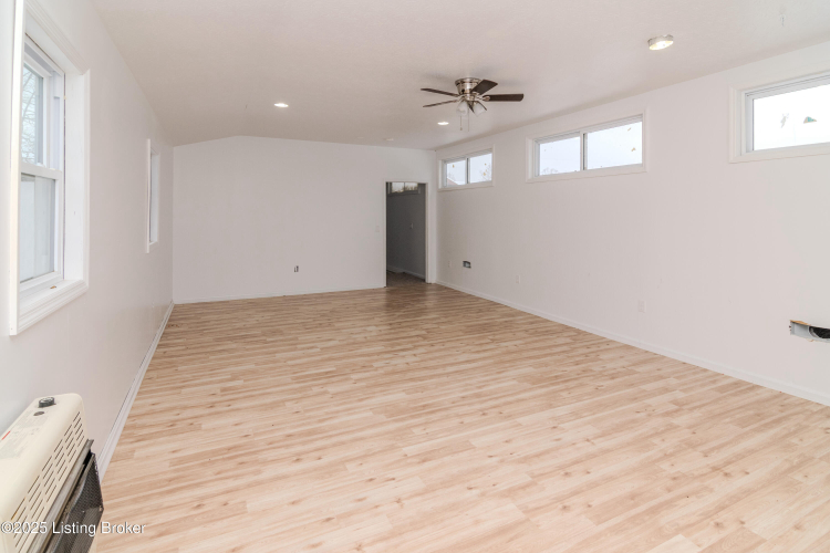 Listing Image 79