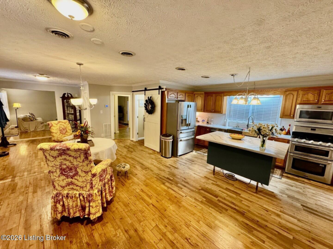 Listing Image 15