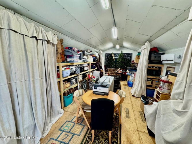 Listing Image 38