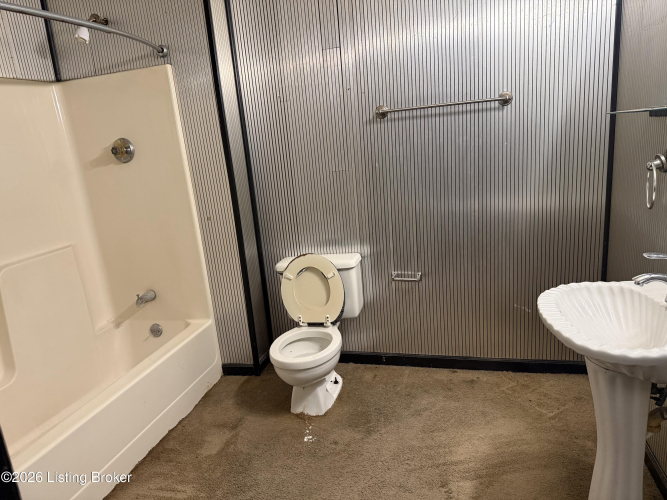 Listing Image 6