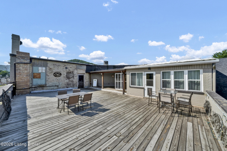 Listing Image 5