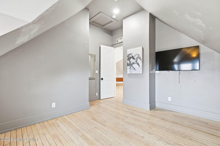 Listing Image 72
