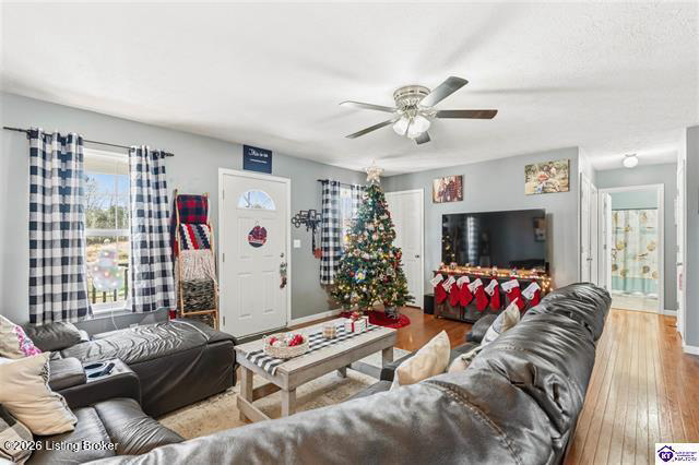 Listing Image 12