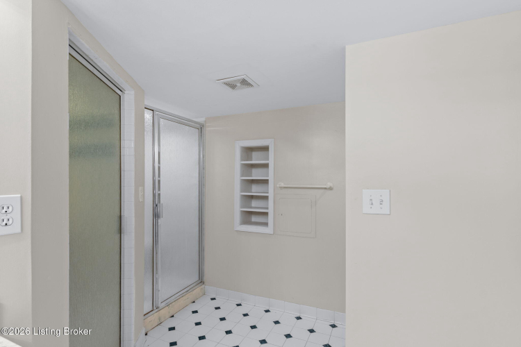 Listing Image 56