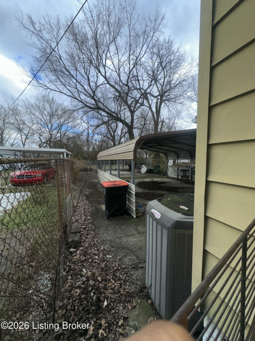 Listing Image 10