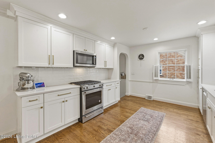 Listing Image 14