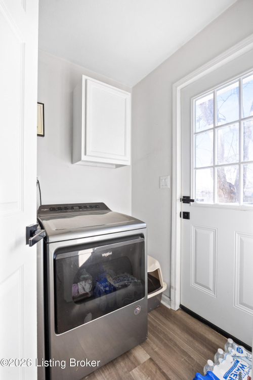 Listing Image 12