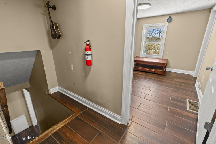 Listing Image 30