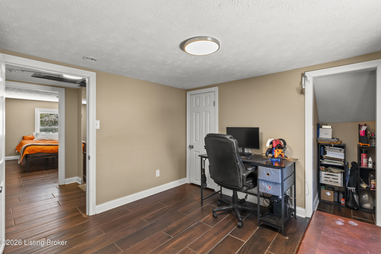 Listing Image 32