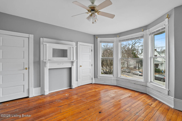 Listing Image 19