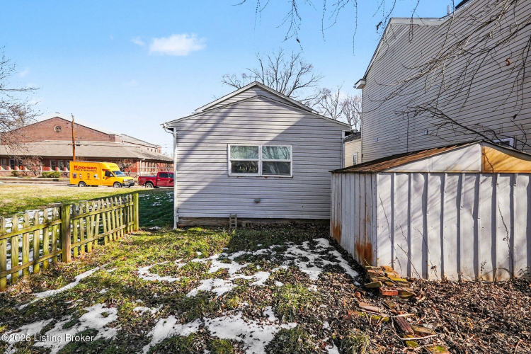 Listing Image 9