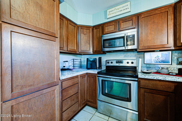 Listing Image 12