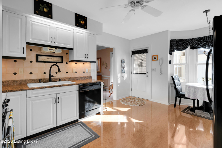 Listing Image 19