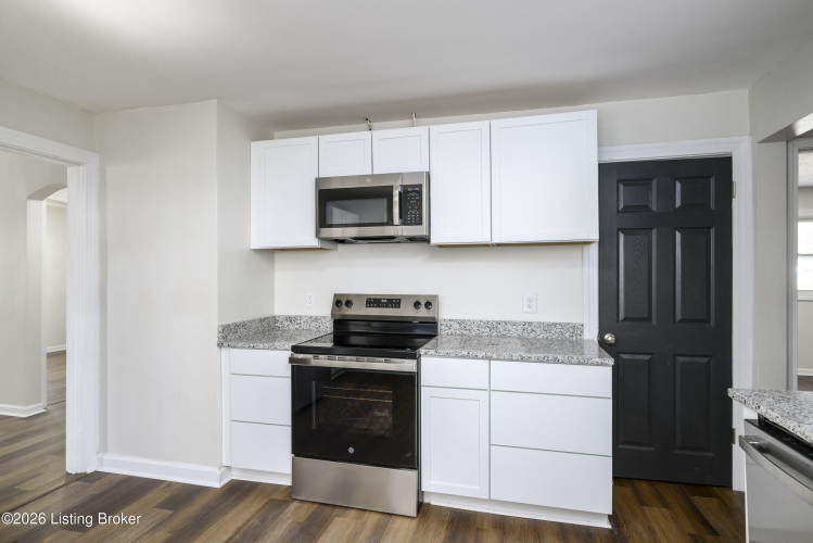 Listing Image 8