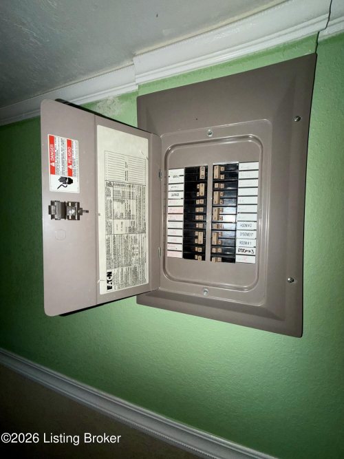 Listing Image 12