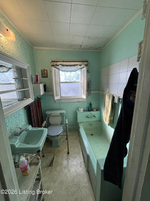Listing Image 12
