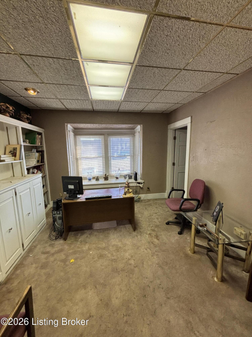Listing Image 8