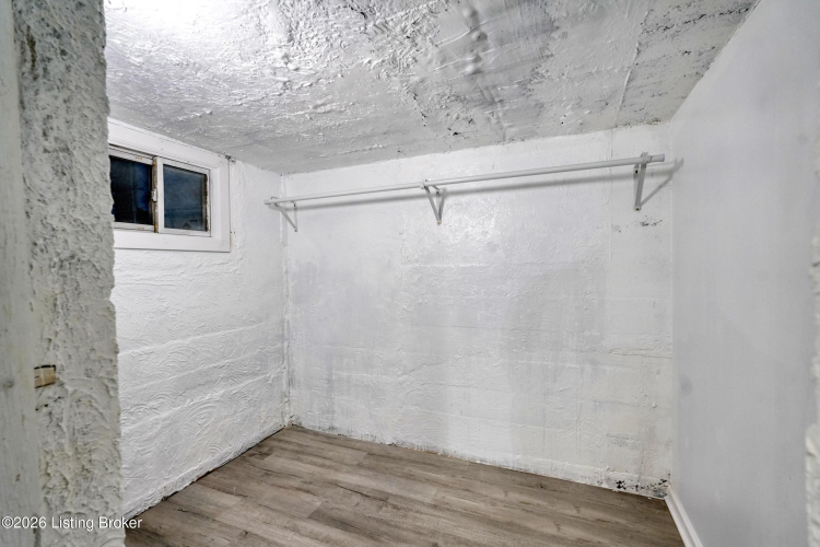 Listing Image 37