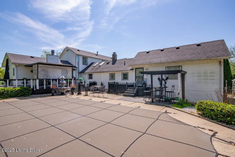 Listing Image 7