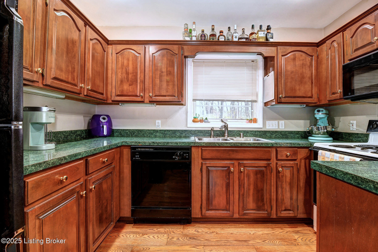 Listing Image 108