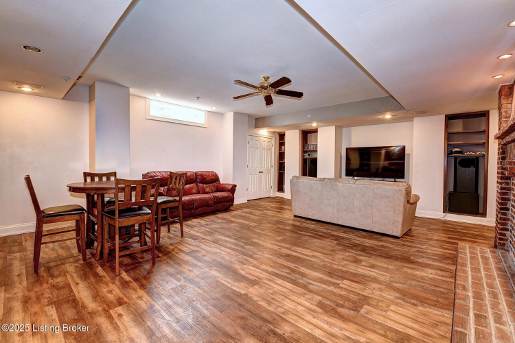 Listing Image 81