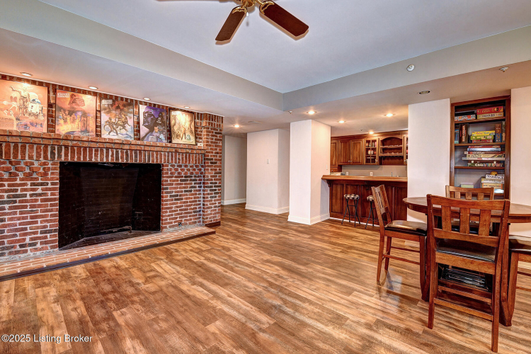 Listing Image 82