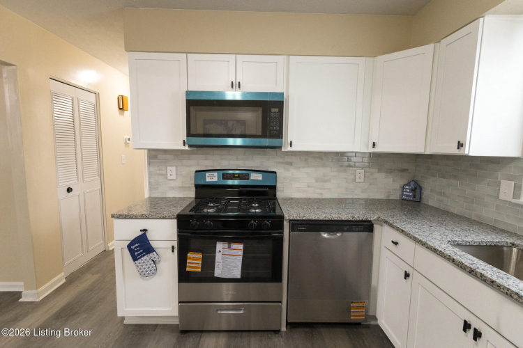Listing Image 14