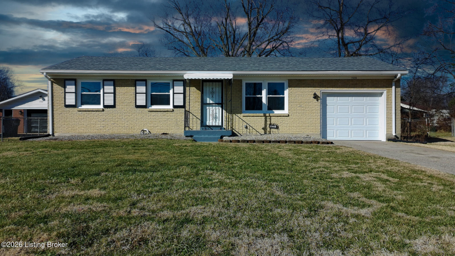 Listing Image 4